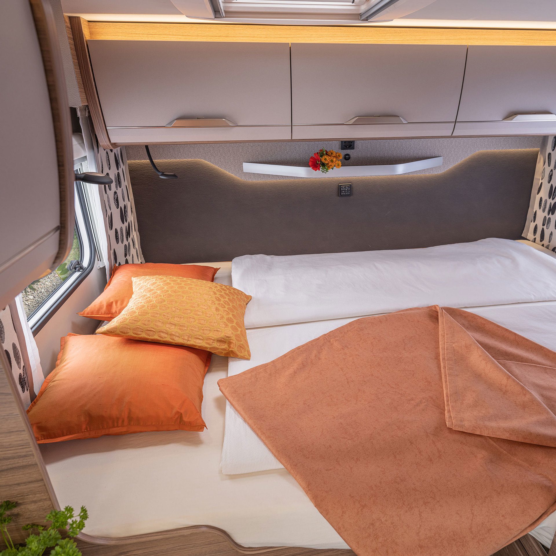 KNAUS TOURER VAN VANSATION Bett