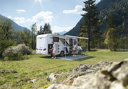 KNAUS Wohnmobil Berge Familie